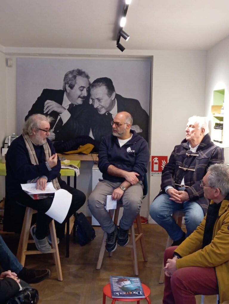 Da centonove/novantasei volti, storie e personaggi con la rivista