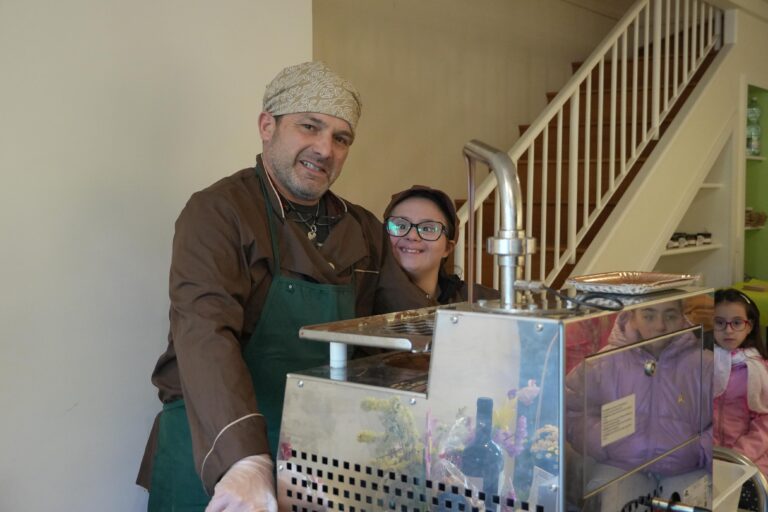 Nella bottega centonove/novantasei le uova di Pasqua dell’associazione I Diversabili